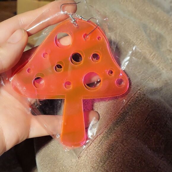 NWOT Oversize Neon pink Mushroom Earrings - Picture 2 of 2